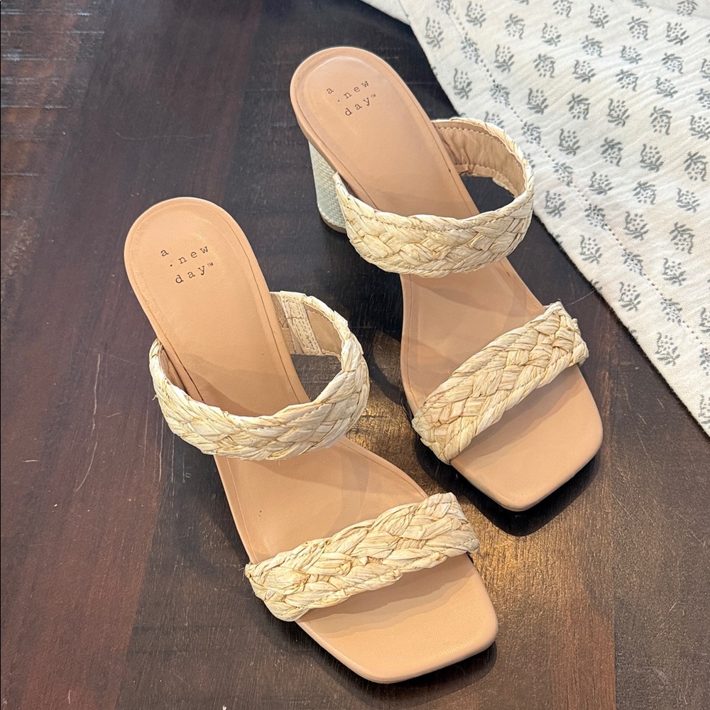 Size 9 Women's Tan Braided Heeled Sandals